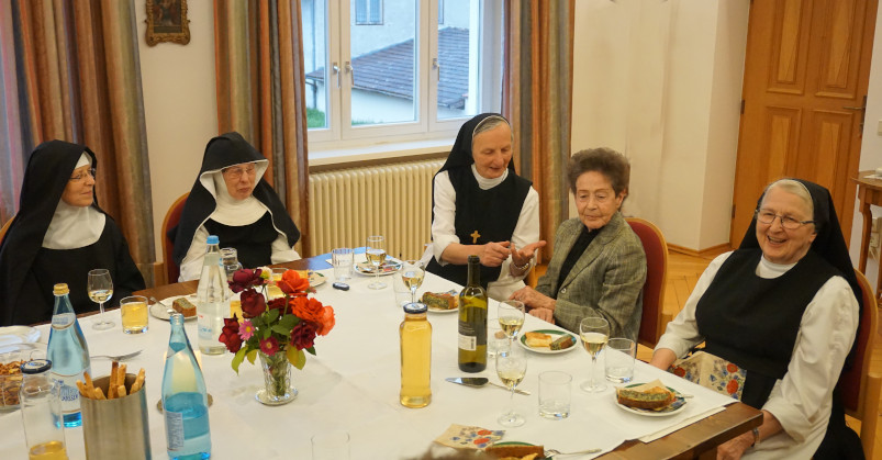 Bei Einer Kleinen Feier Mariengarten